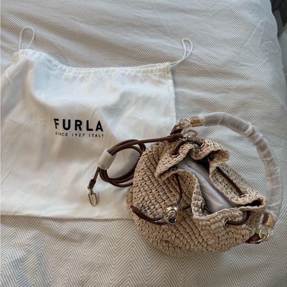 Furla•NWT. Woven Bucket Bag with Gold Details and Brown Leather Straps - Picture 1 of 2
